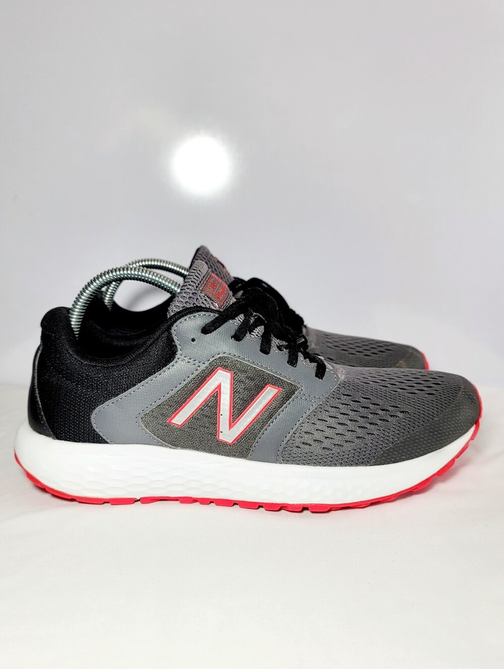 Men New Balance Size 11,  520v 5 Running Sneakers.